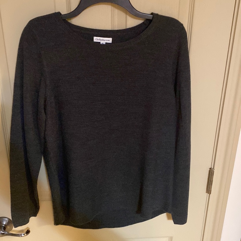 Charcoal gray sweater made by Croft & Barrow. Size medium.